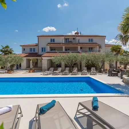 Apartment Paradiso 3 Fuer 2 Personen Mit Pool