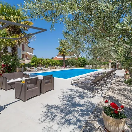 Paradiso 3 Fuer 2 Personen Mit Pool Porec
