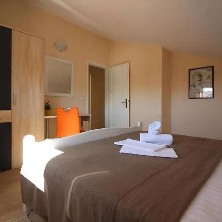 Apartment Paradiso 3 Fuer 2 Personen Mit Pool *