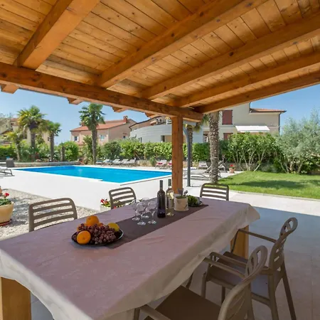 Paradiso 3 Fuer 2 Personen Mit Pool Apartment